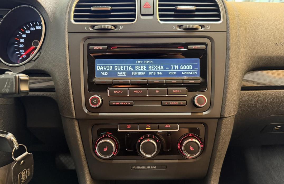 VOLKSWAGEN Golf 2012