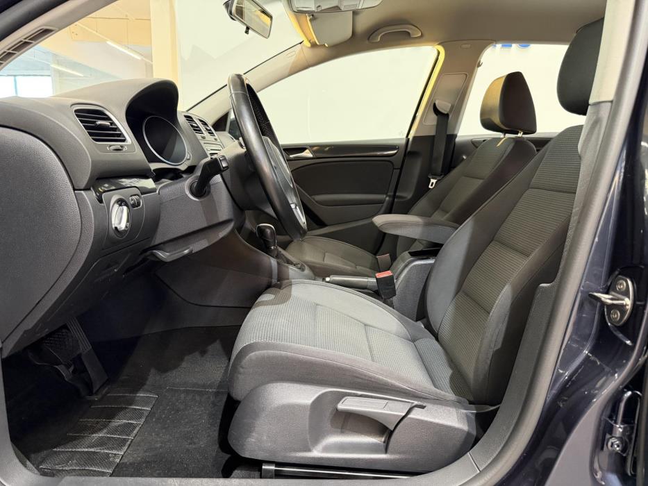 VOLKSWAGEN Golf 2012