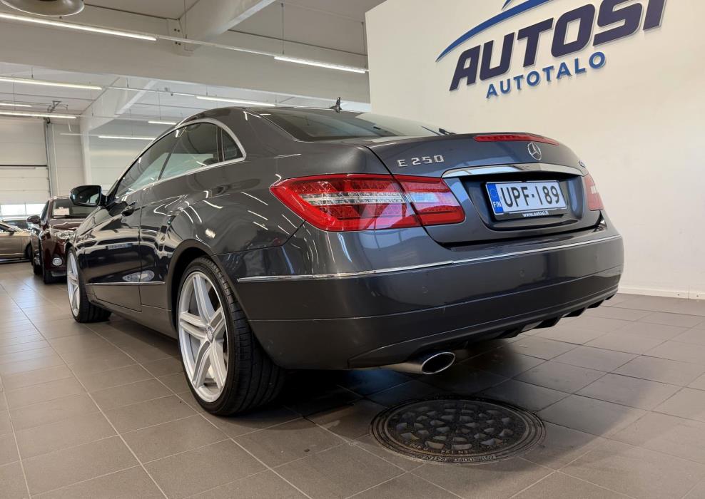 MERCEDES-BENZ E 2010