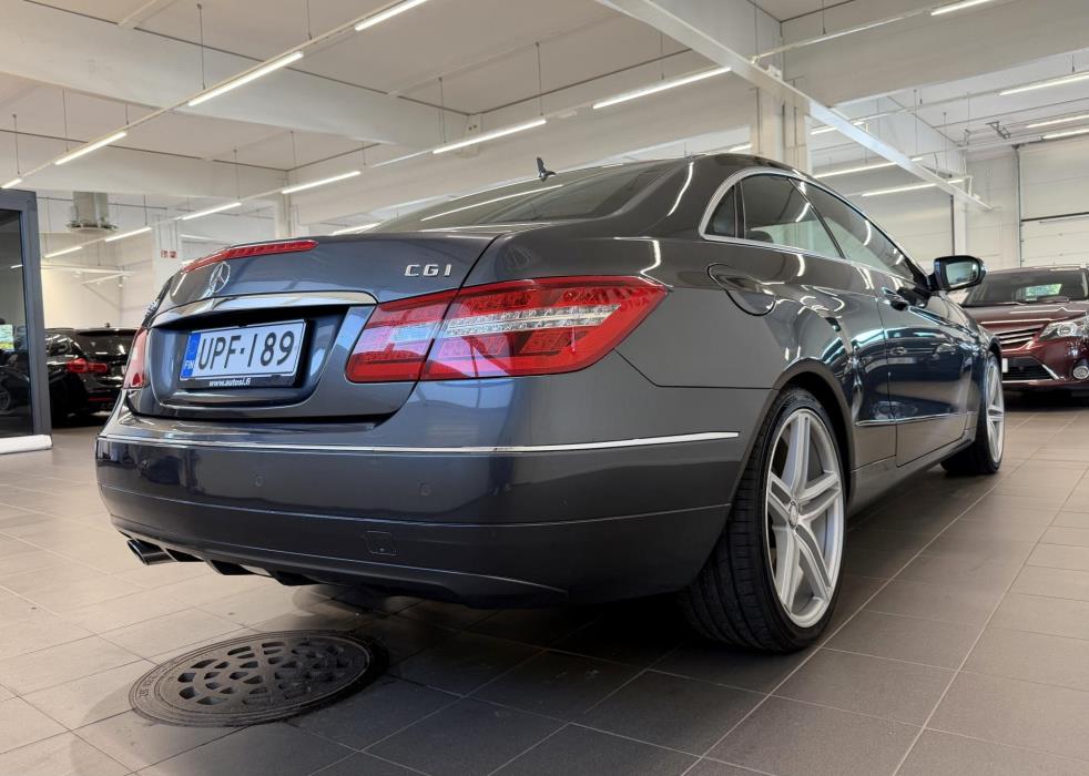 MERCEDES-BENZ E 2010