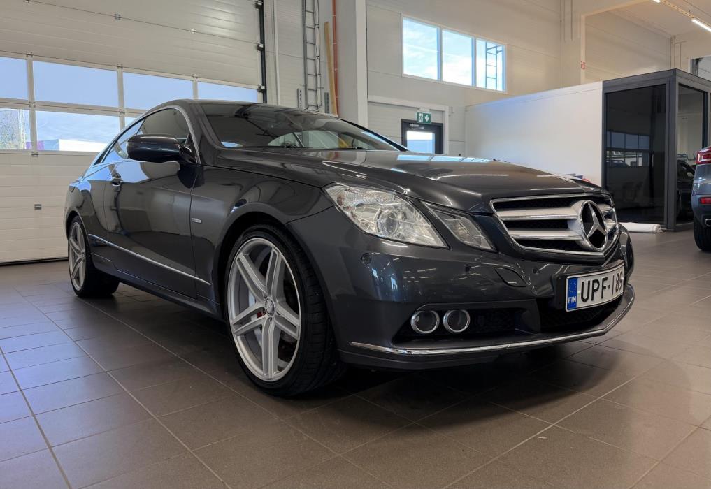 MERCEDES-BENZ E 2010