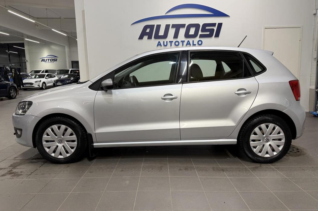 VOLKSWAGEN Polo 2014