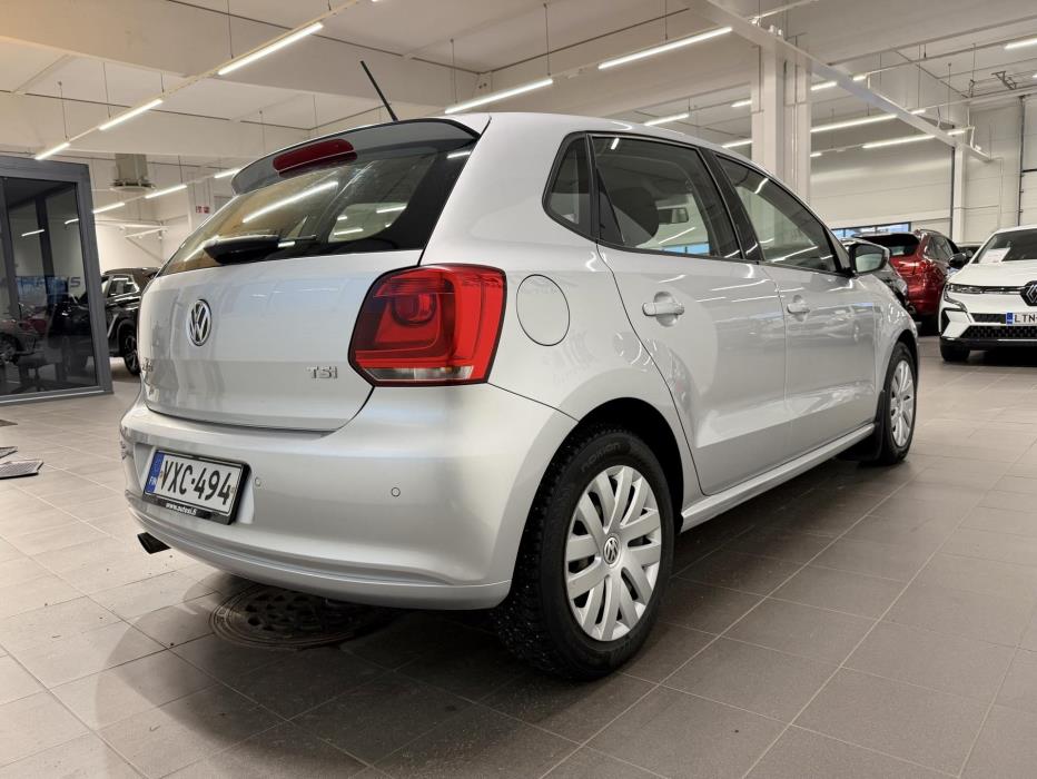 VOLKSWAGEN Polo 2014