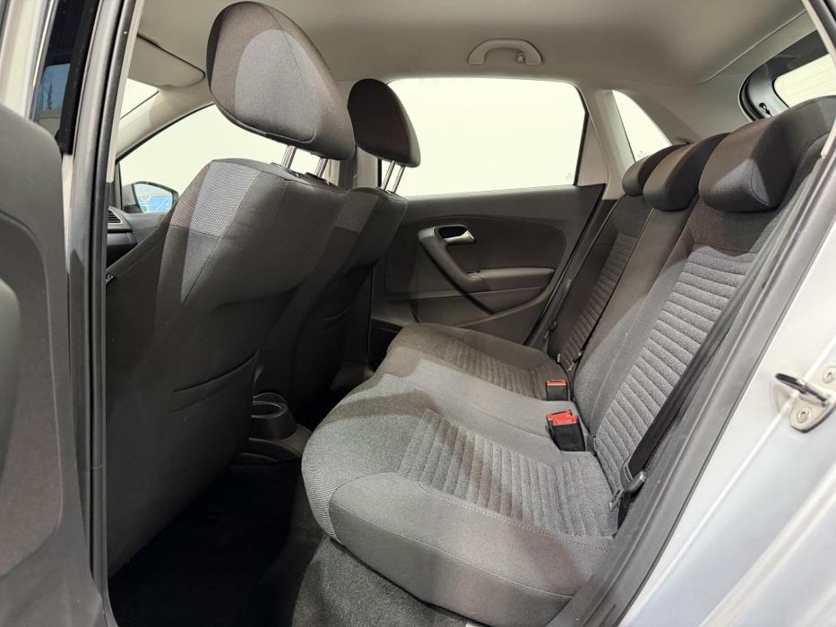 VOLKSWAGEN Polo 2014