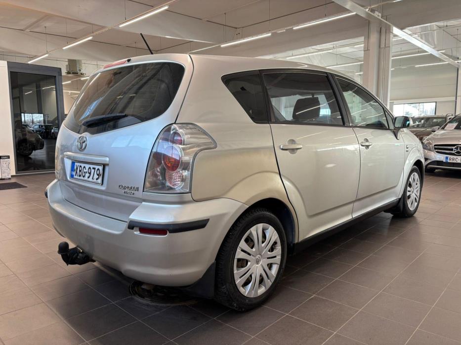 TOYOTA Corolla Verso 2004