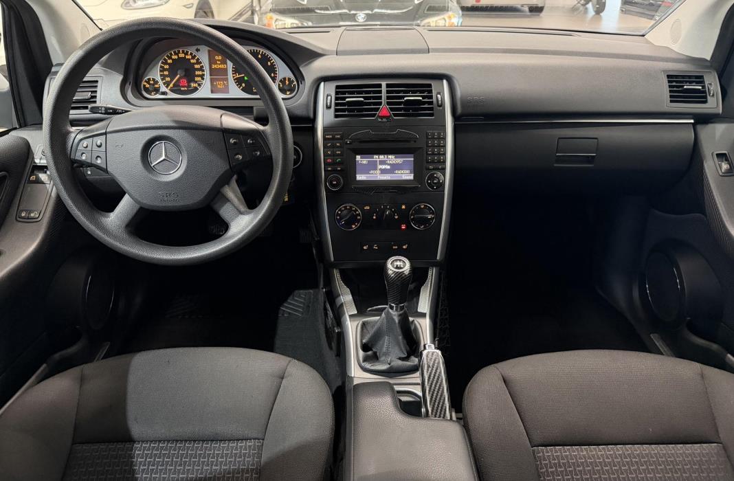 MERCEDES-BENZ B 2010