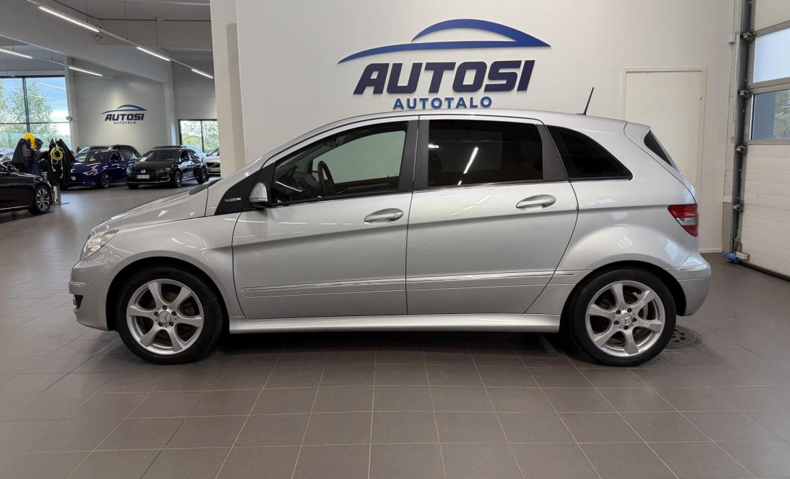 MERCEDES-BENZ B 2010