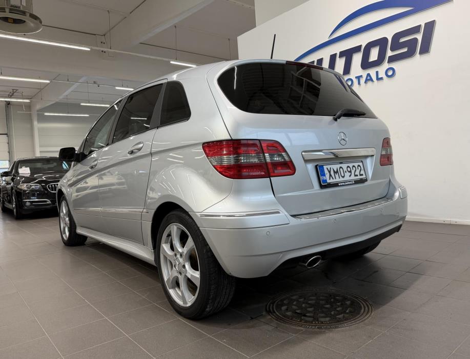 MERCEDES-BENZ B 2010