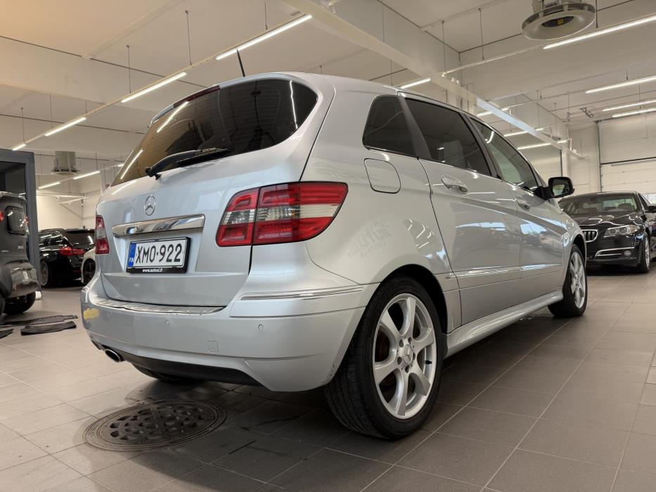 MERCEDES-BENZ B 2010
