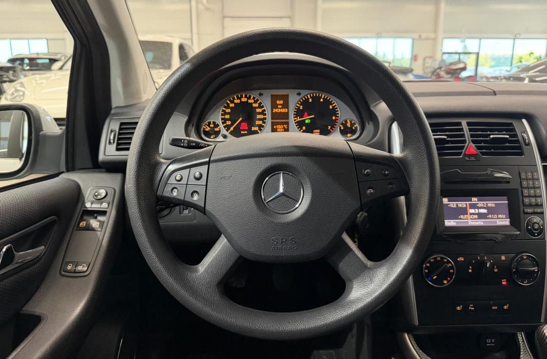 MERCEDES-BENZ B 2010