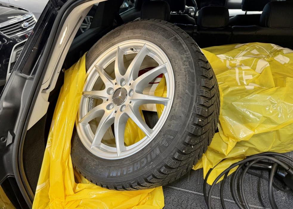 MERCEDES-BENZ E 2019