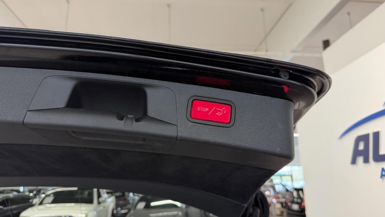 MERCEDES-BENZ E 2019