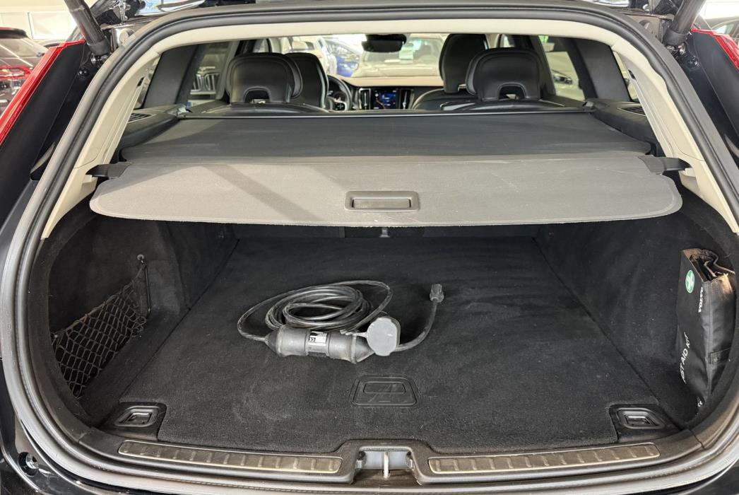 VOLVO V60 2021