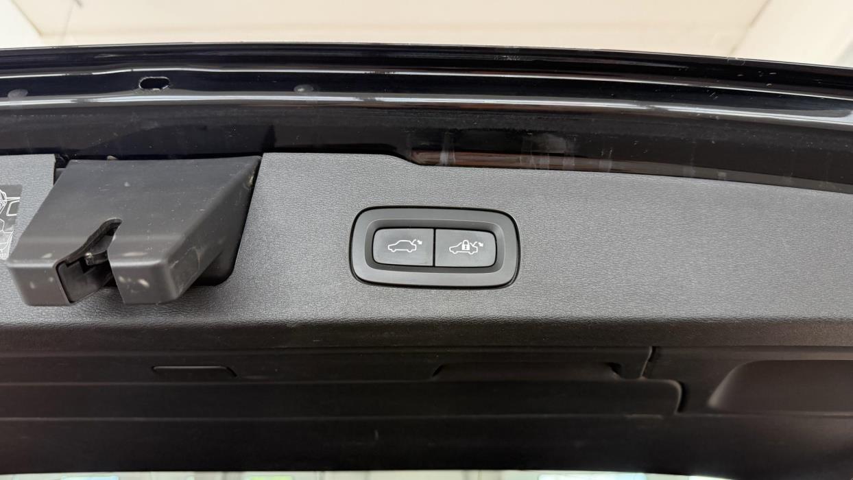 VOLVO V60 2021