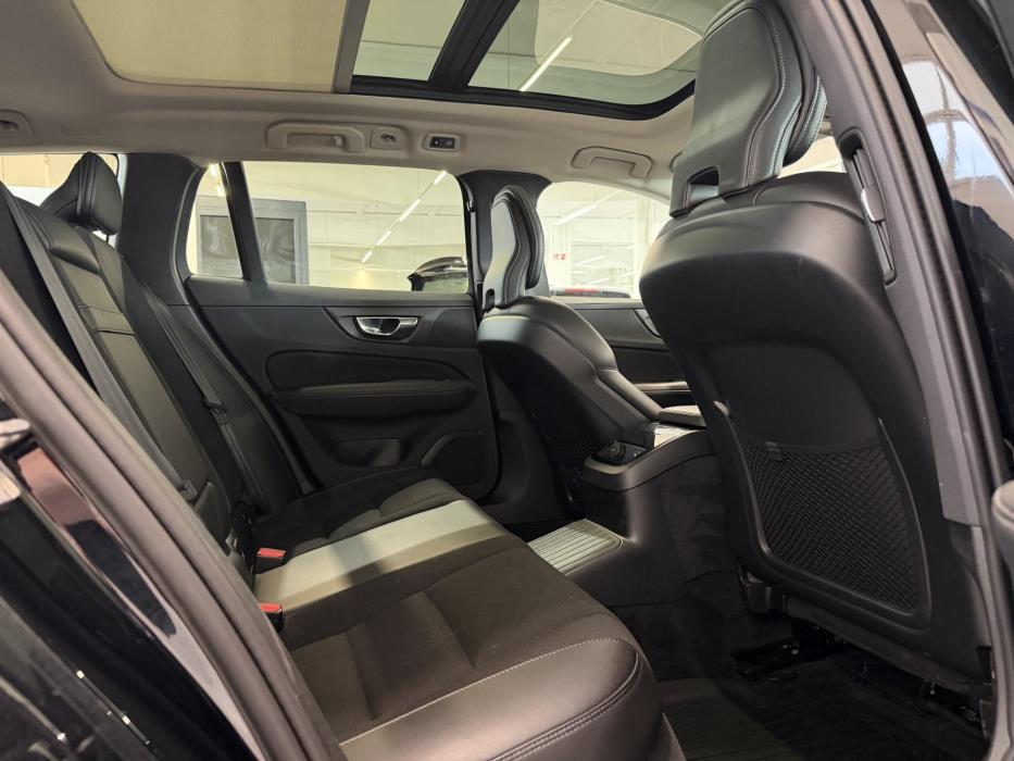 VOLVO V60 2021