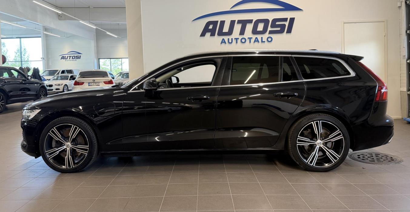 VOLVO V60 2021