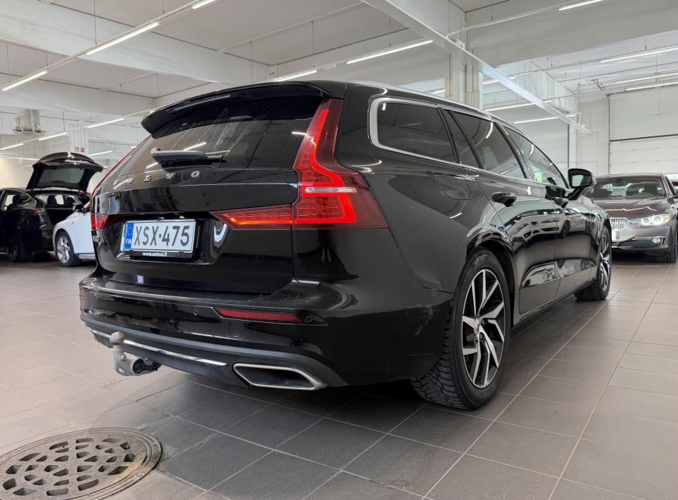 VOLVO V60 2021