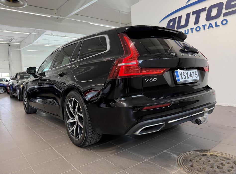 VOLVO V60 2021