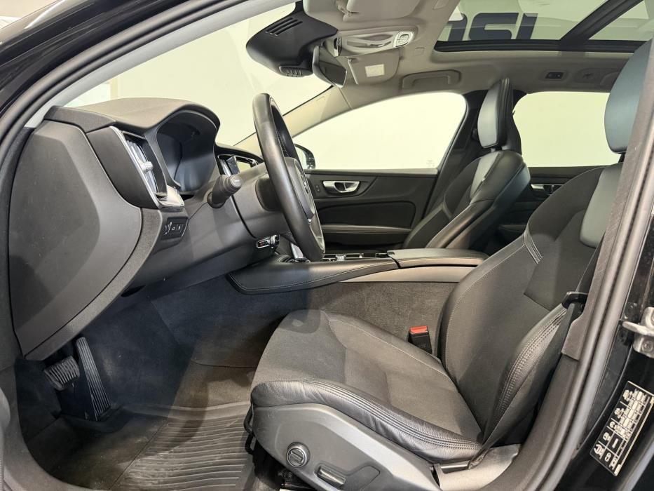 VOLVO V60 2021