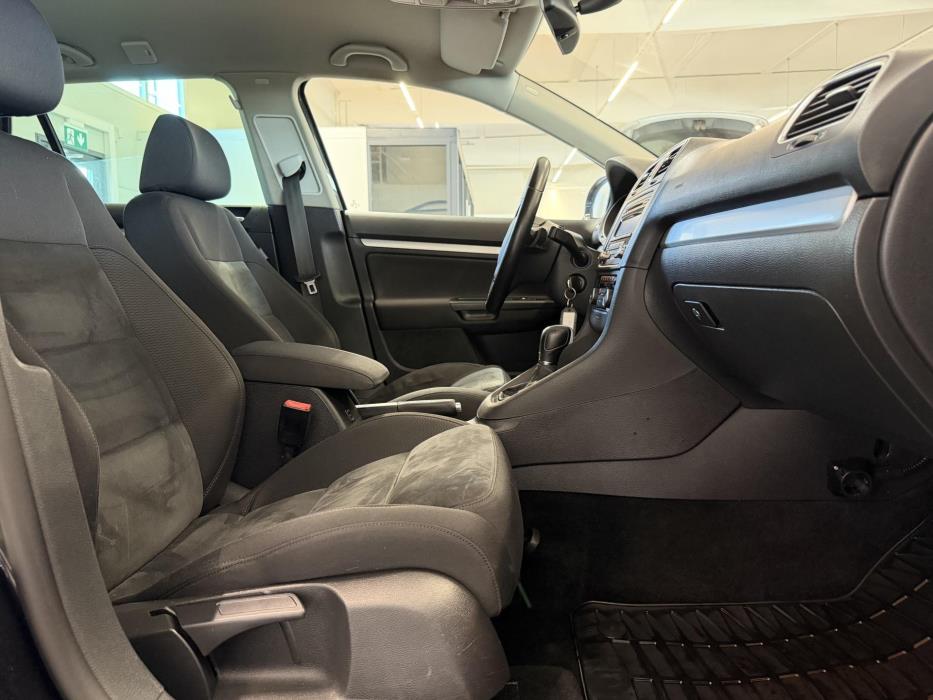 VOLKSWAGEN Golf 2011