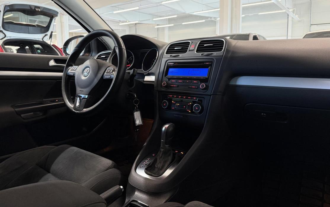 VOLKSWAGEN Golf 2011