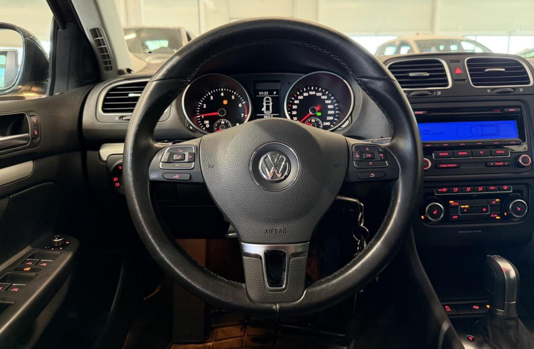 VOLKSWAGEN Golf 2011