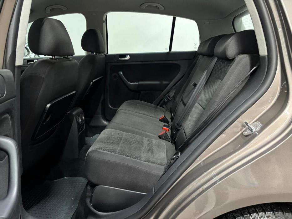 VOLKSWAGEN Golf Plus 2010