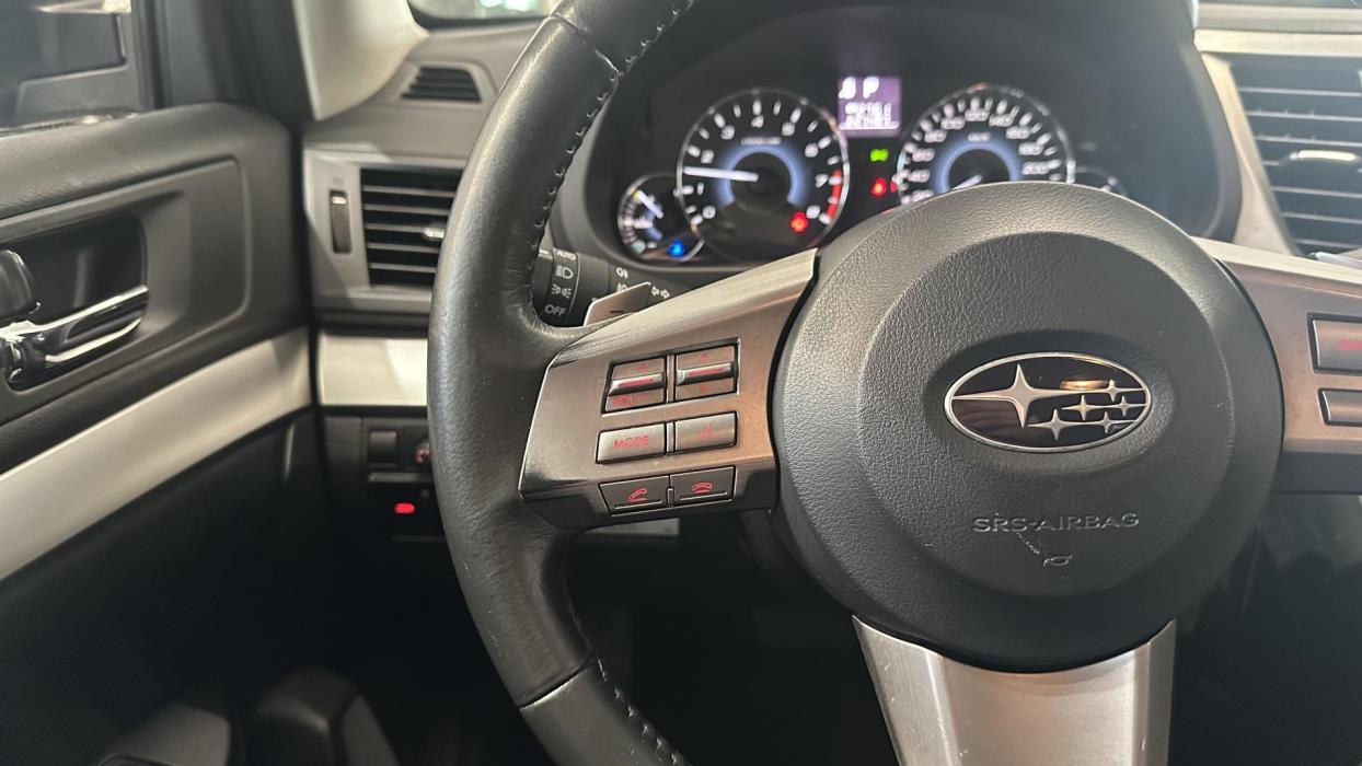 SUBARU Legacy 2011
