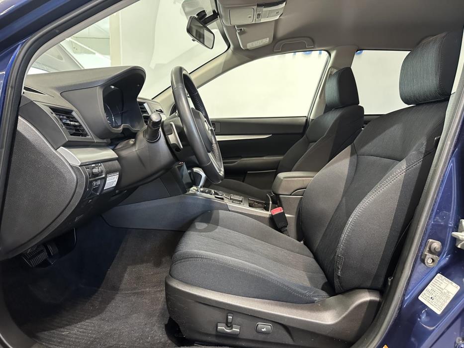 SUBARU Legacy 2011