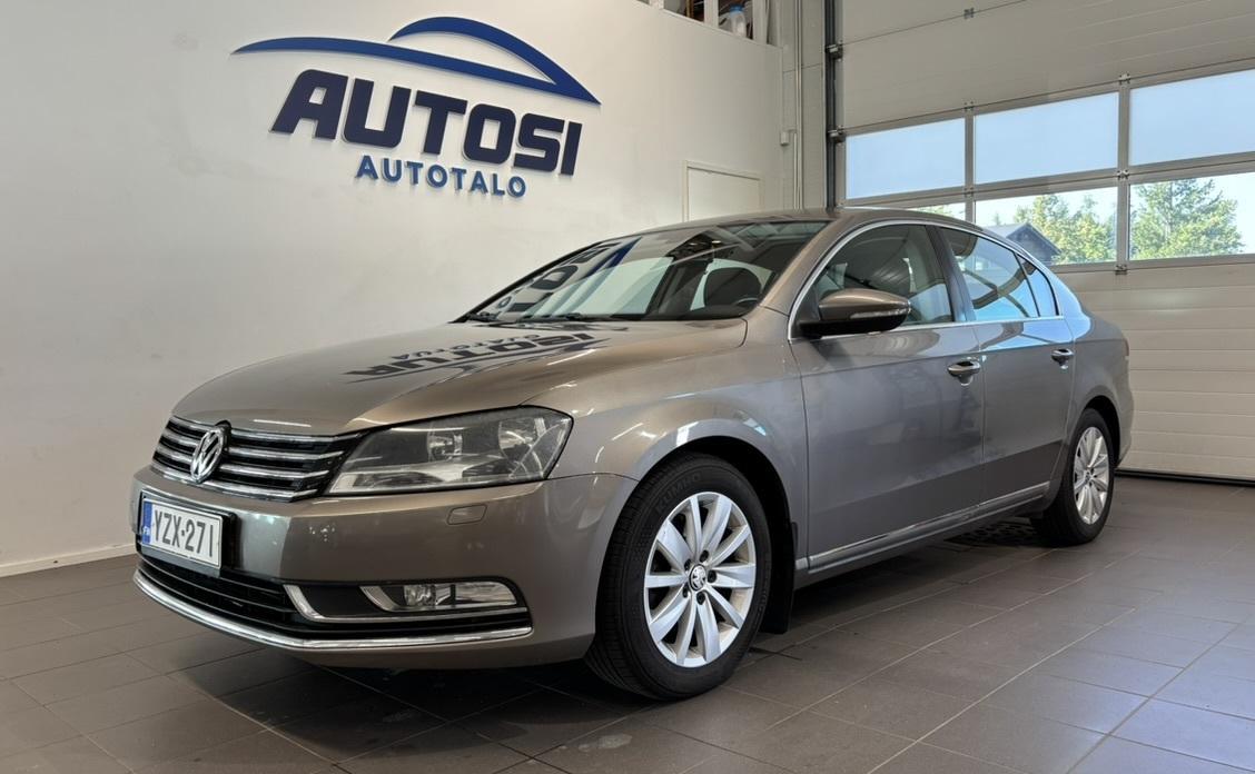 VOLKSWAGEN Passat 2011