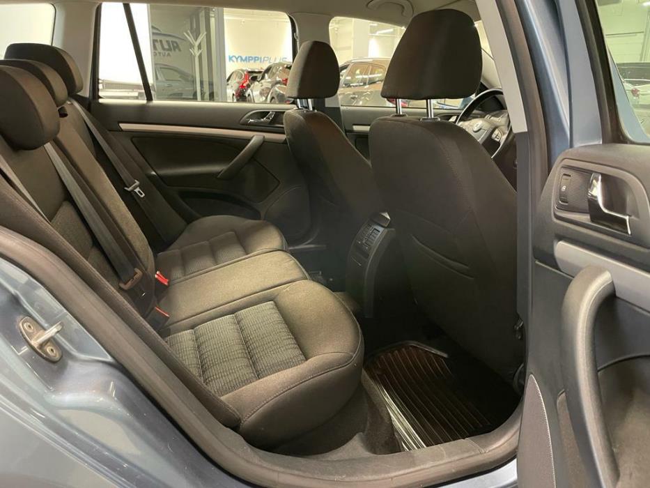 SKODA Octavia 2012