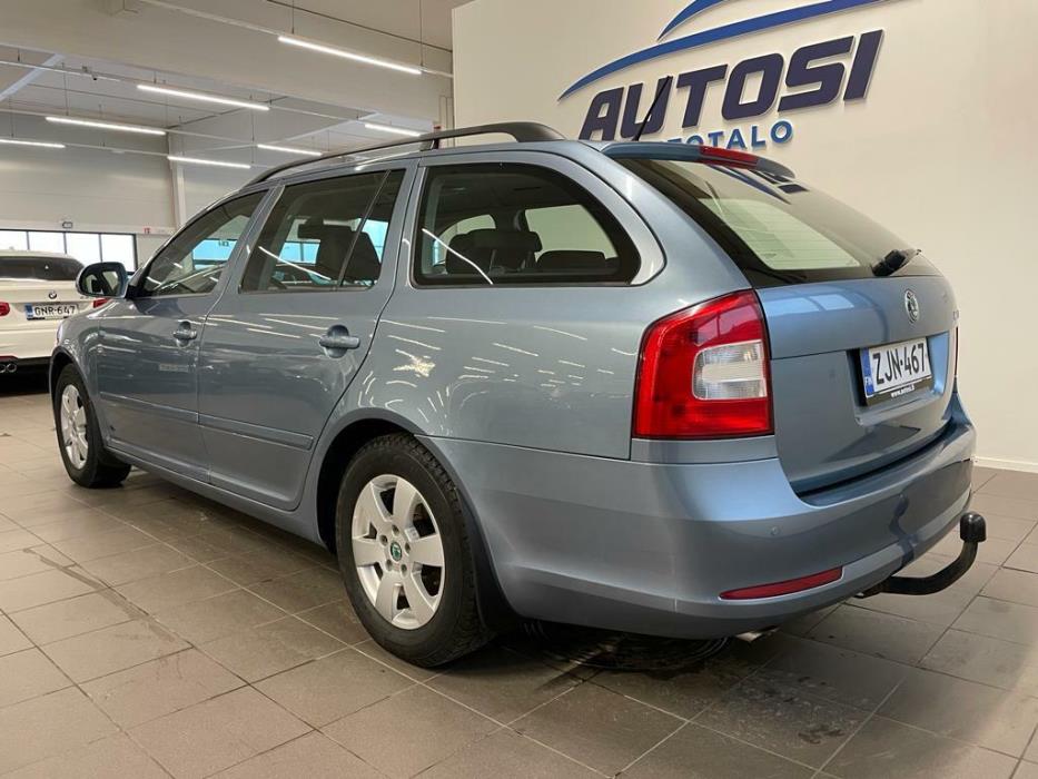 SKODA Octavia 2012