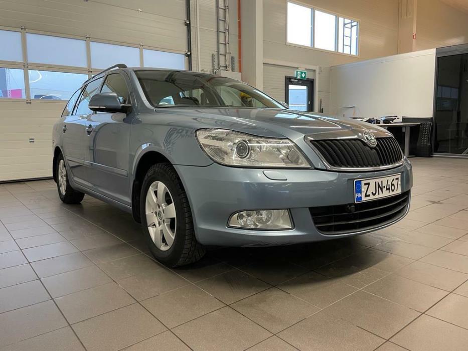 SKODA Octavia 2012