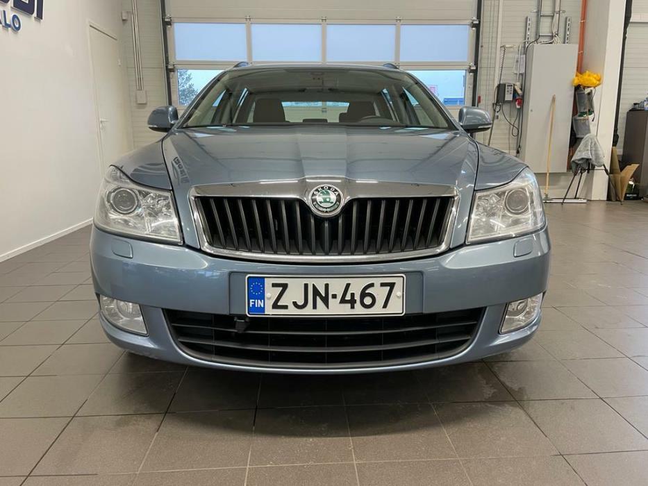 SKODA Octavia 2012