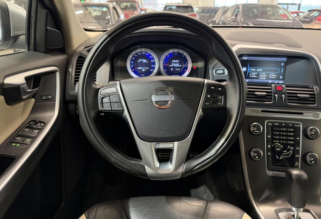 VOLVO XC60 2012