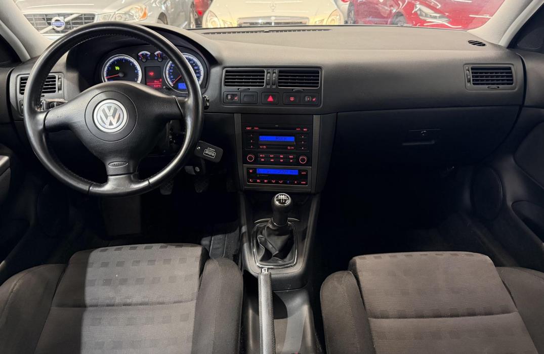 VOLKSWAGEN Golf 2006