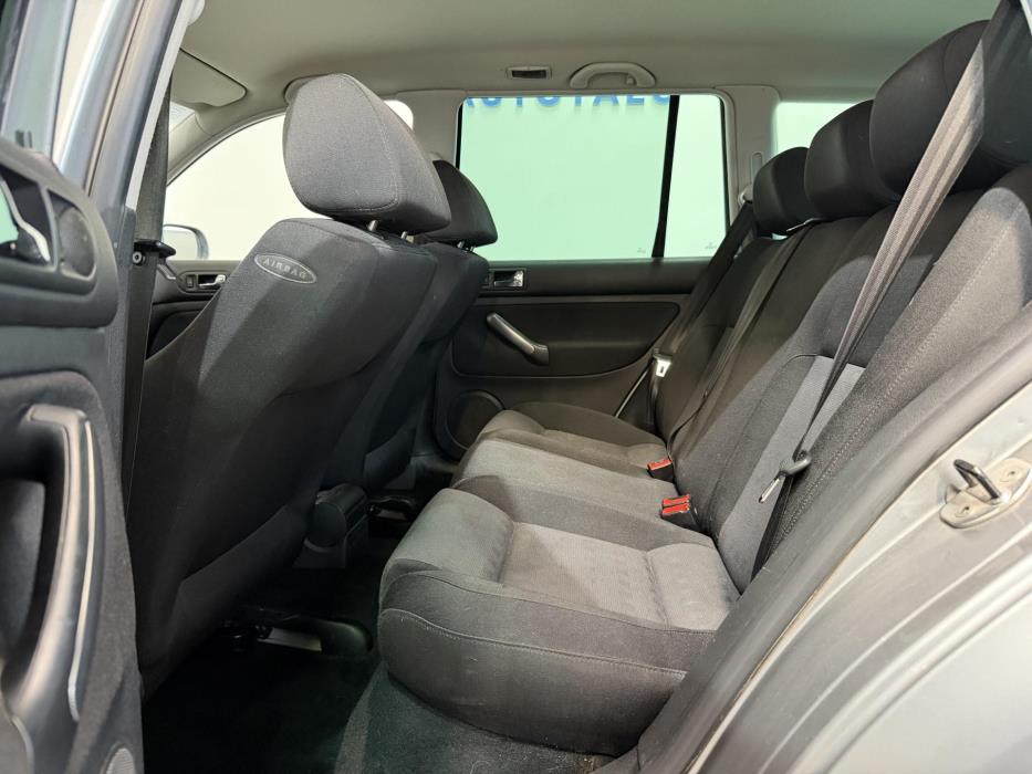 VOLKSWAGEN Golf 2006