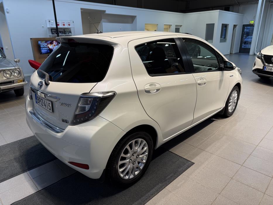 TOYOTA YARIS 2013