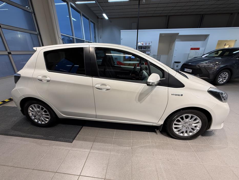 TOYOTA YARIS 2013