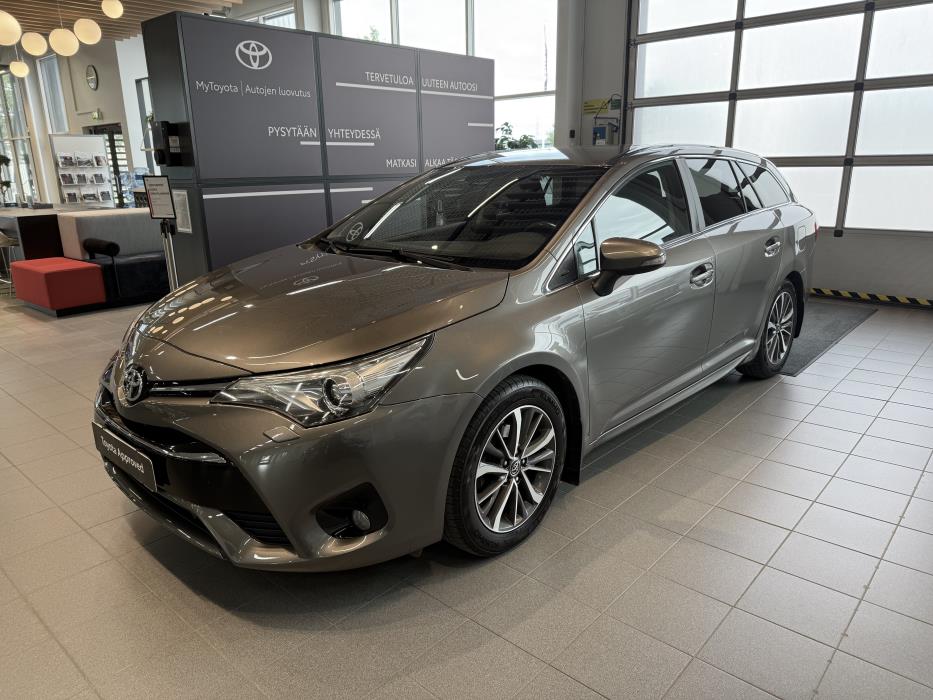 TOYOTA AVENSIS 2017