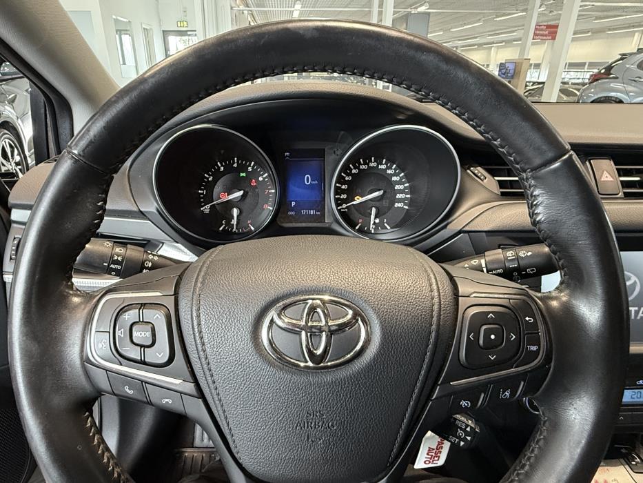 TOYOTA AVENSIS 2017