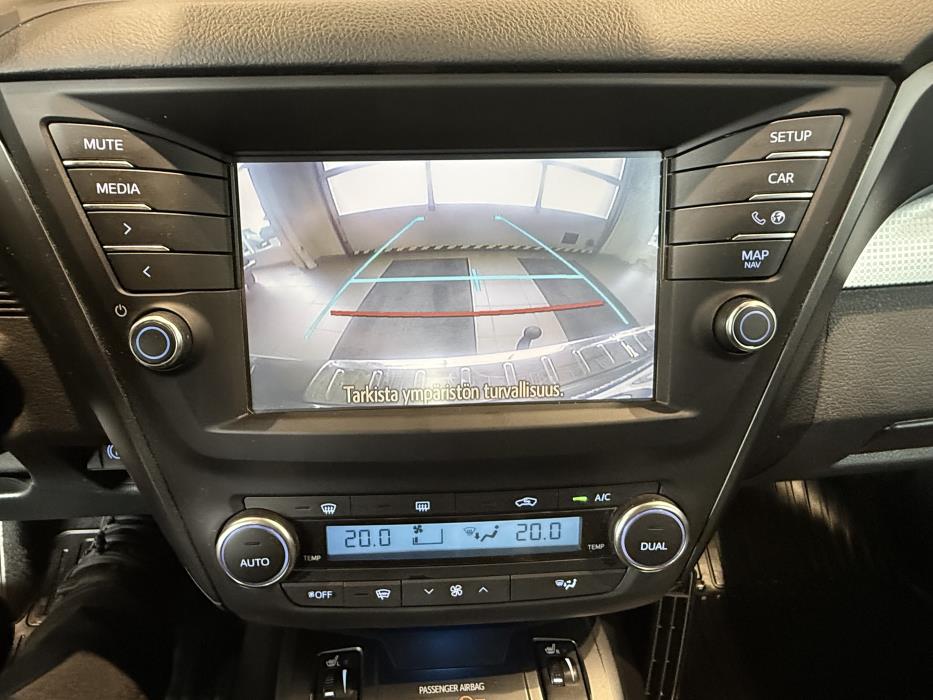 TOYOTA AVENSIS 2017