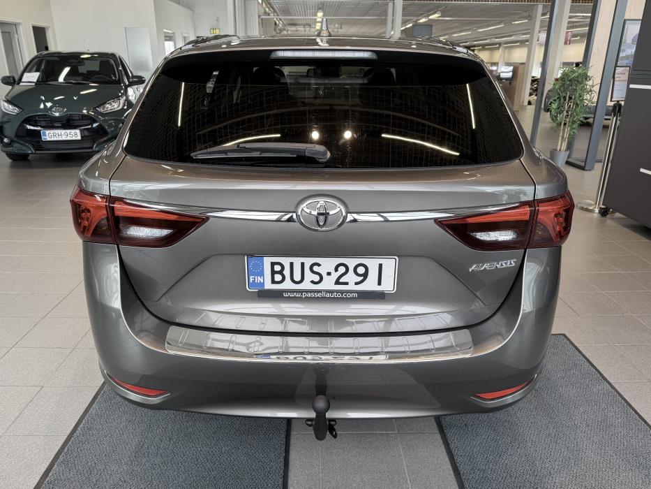 TOYOTA AVENSIS 2017