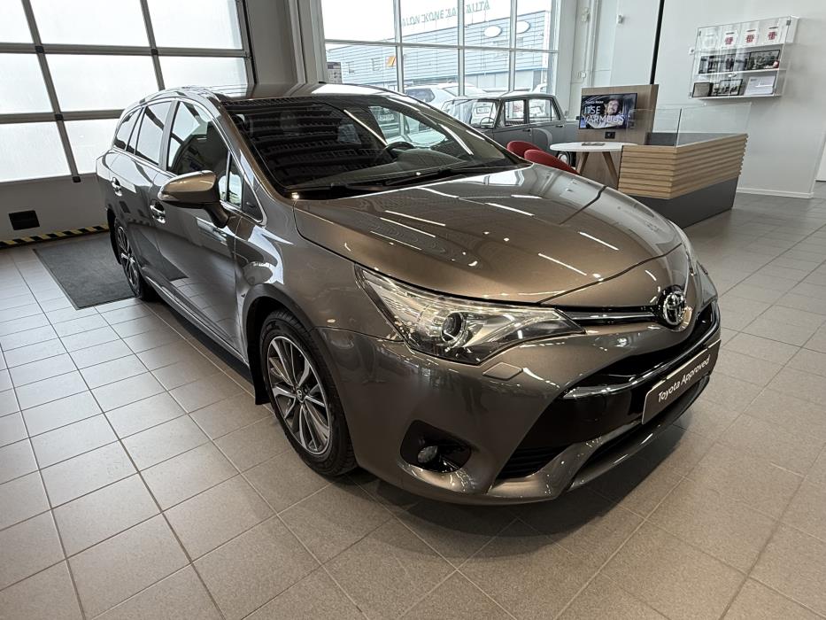 TOYOTA AVENSIS 2017