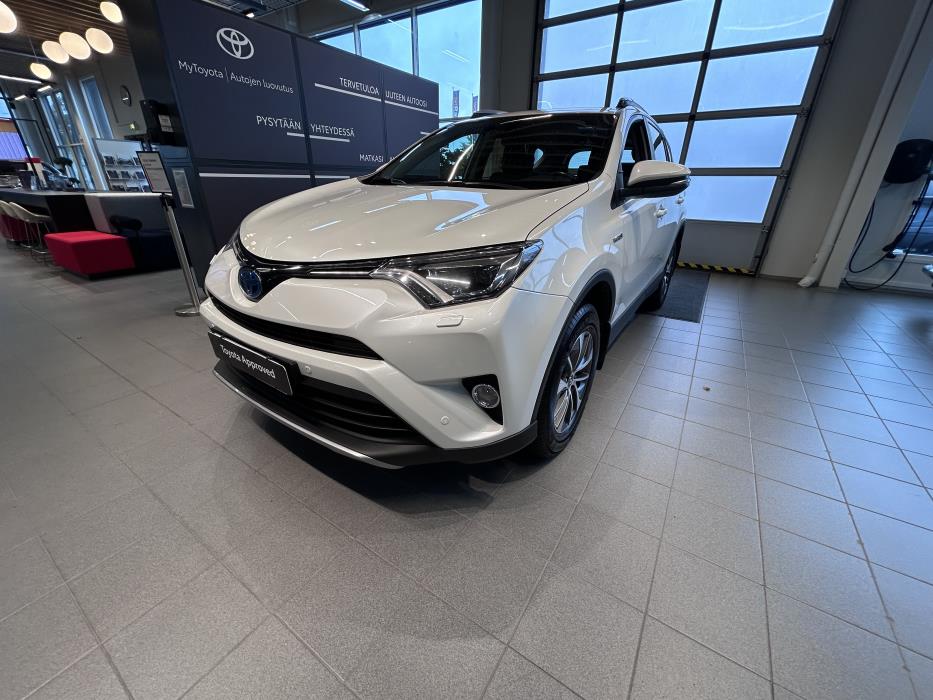 TOYOTA RAV4 2018
