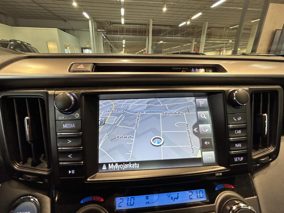 TOYOTA RAV4 2018