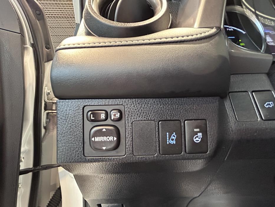 TOYOTA RAV4 2018