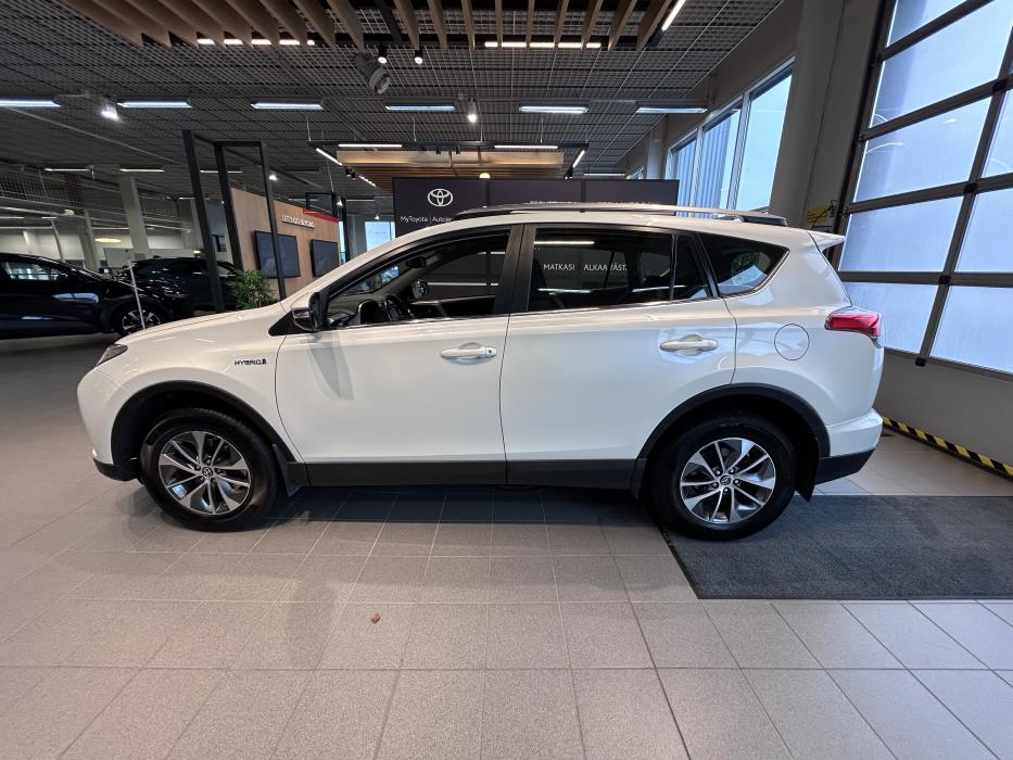 TOYOTA RAV4 2018
