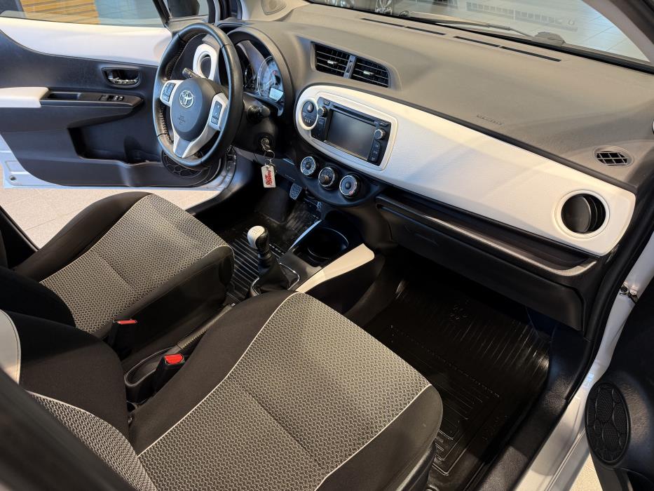 TOYOTA YARIS 2014