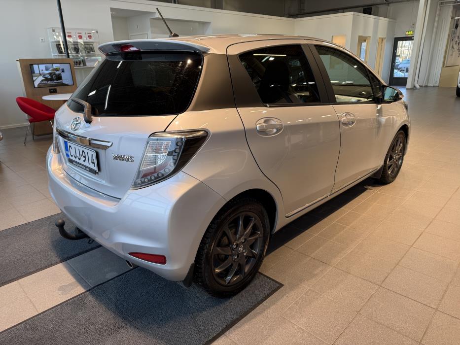TOYOTA YARIS 2014